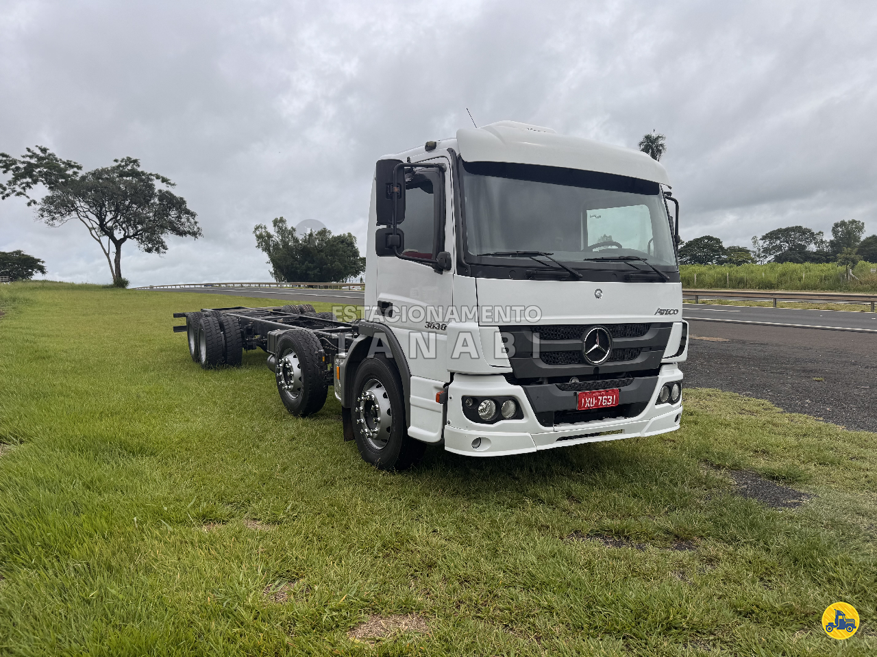 CAMINHAO MERCEDES-BENZ MB 3030 Chassis Cavalo 8x2 Estacionamento Tanabi TANABI SÃO PAULO SP