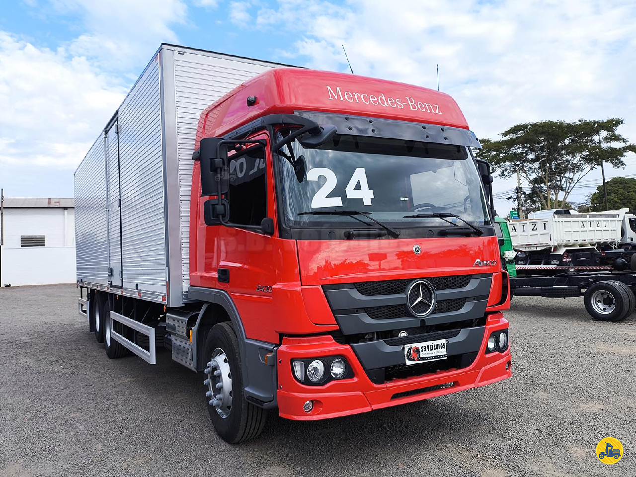 CAMINHAO MERCEDES-BENZ MB 2433 Baú Furgão Truck 6x2 SB Veiculos CATANDUVA SÃO PAULO SP