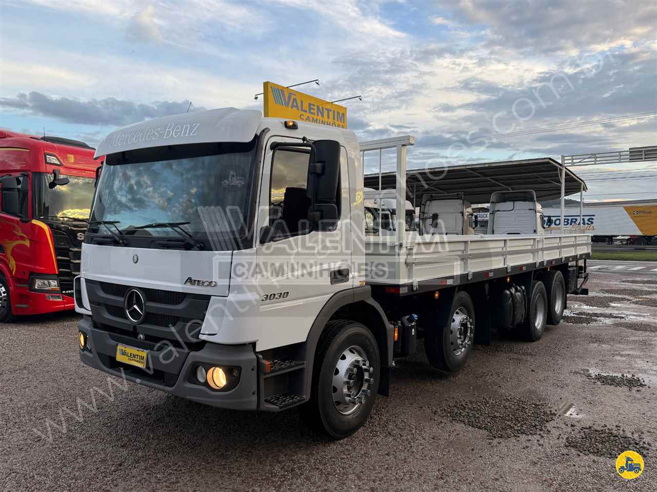 CAMINHAO MERCEDES-BENZ MB 3030 Carga Seca BiTruck 8x2 Valentim Caminhões ITAJAI SANTA CATARINA SC