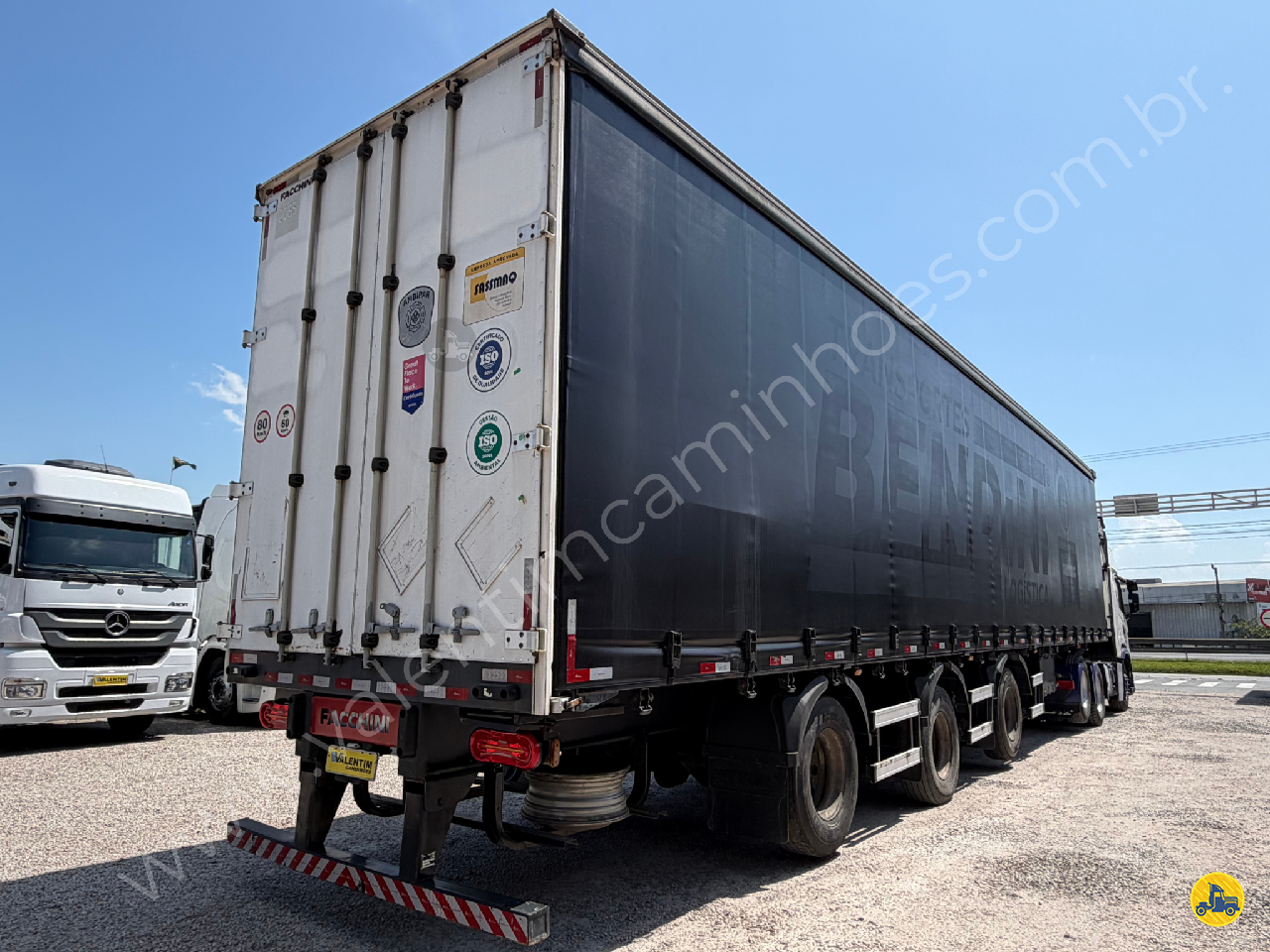 CARRETA SEMI-REBOQUE BAU SIDER Reta Valentim Caminhões ITAJAI SANTA CATARINA SC