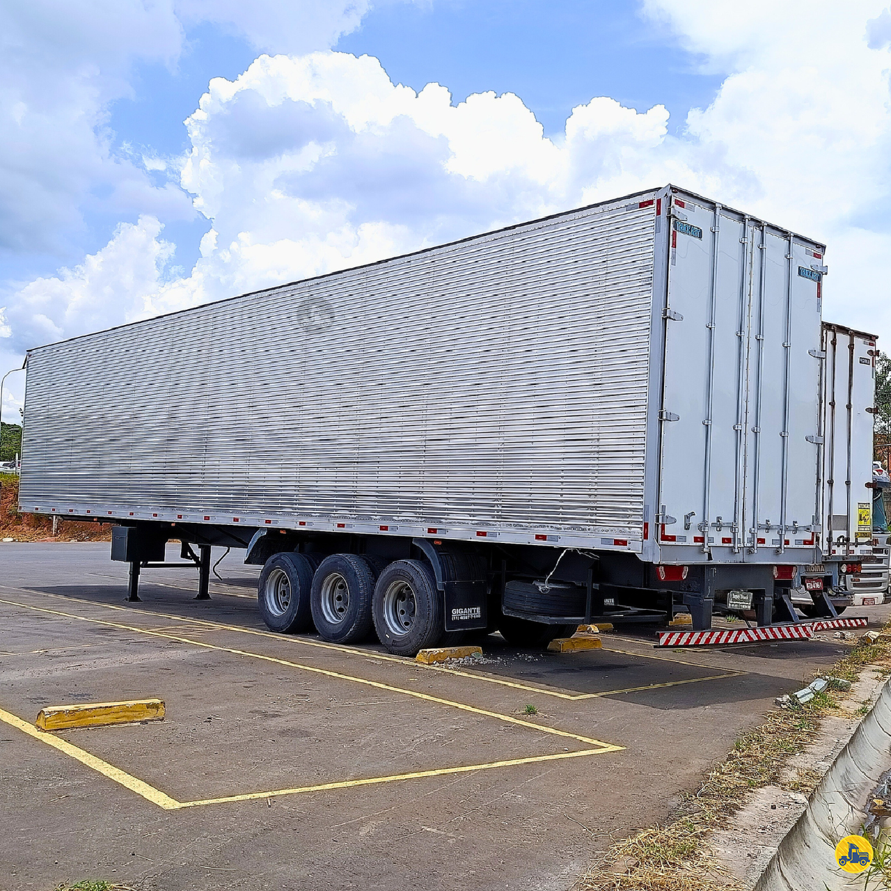 CARRETA SEMI-REBOQUE BAU FURGÃO Super Truck JUNDIAI SÃO PAULO SP