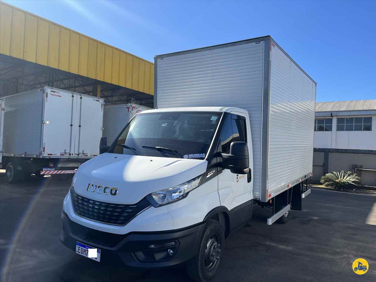 CAMINHAO IVECO DAILY 35-150 Baú Furgão 3/4 4x2 Estacionamento Gaúcho ARAPONGAS PARANÁ PR