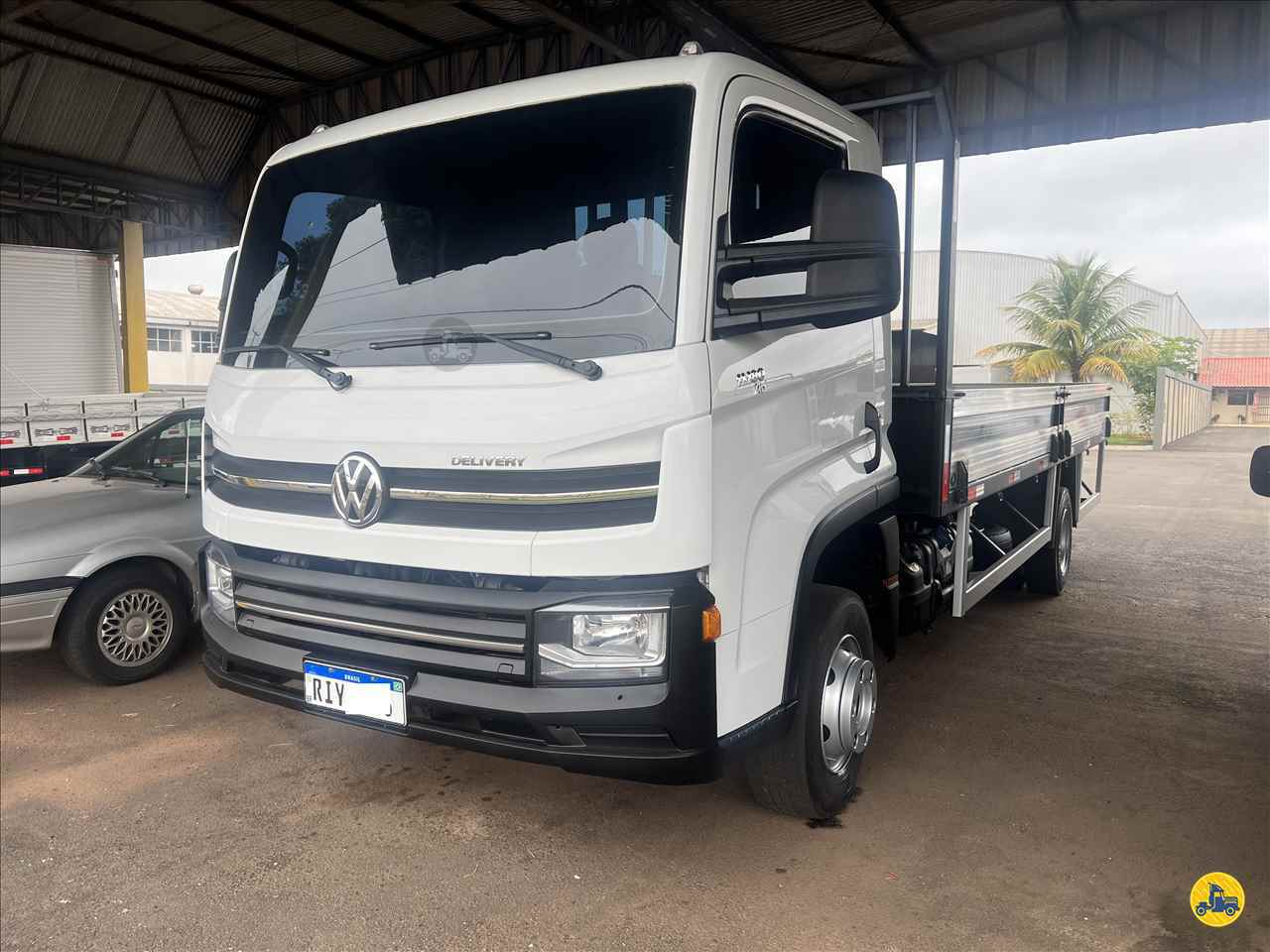 CAMINHAO VOLKSWAGEN VW 11180 Carga Seca 3/4 4x2 Estacionamento Gaúcho ARAPONGAS PARANÁ PR