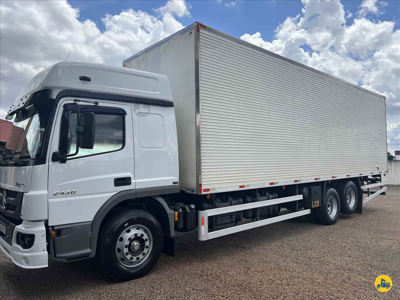 CAMINHAO MERCEDES-BENZ MB 2430 Baú Furgão Truck 6x2 Mercediesel Caminhões ARAPONGAS PARANÁ PR