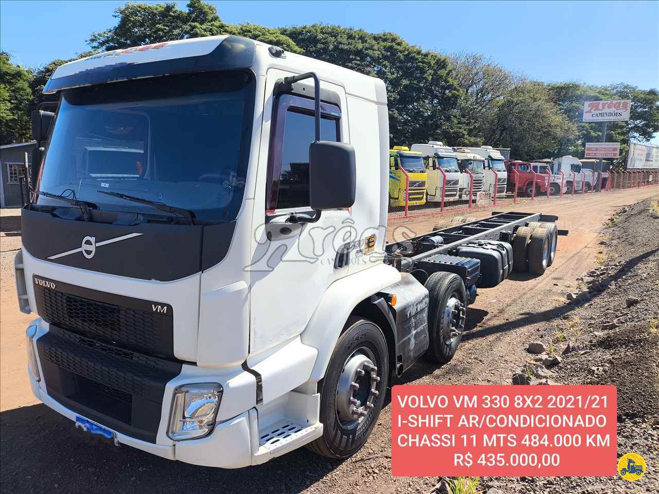 CAMINHAO VOLVO VOLVO VM 330 Chassis BiTruck 8x2 Arêas Caminhões MARINGA PARANÁ PR