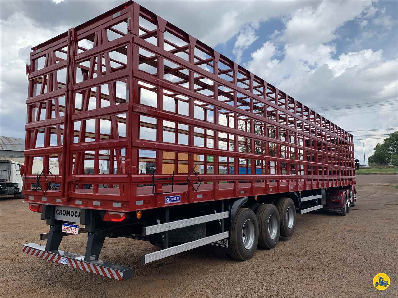 CARRETA SEMI-REBOQUE GAIOLA de GAS Cromocar Implementos Rodoviários CASCAVEL PARANÁ PR