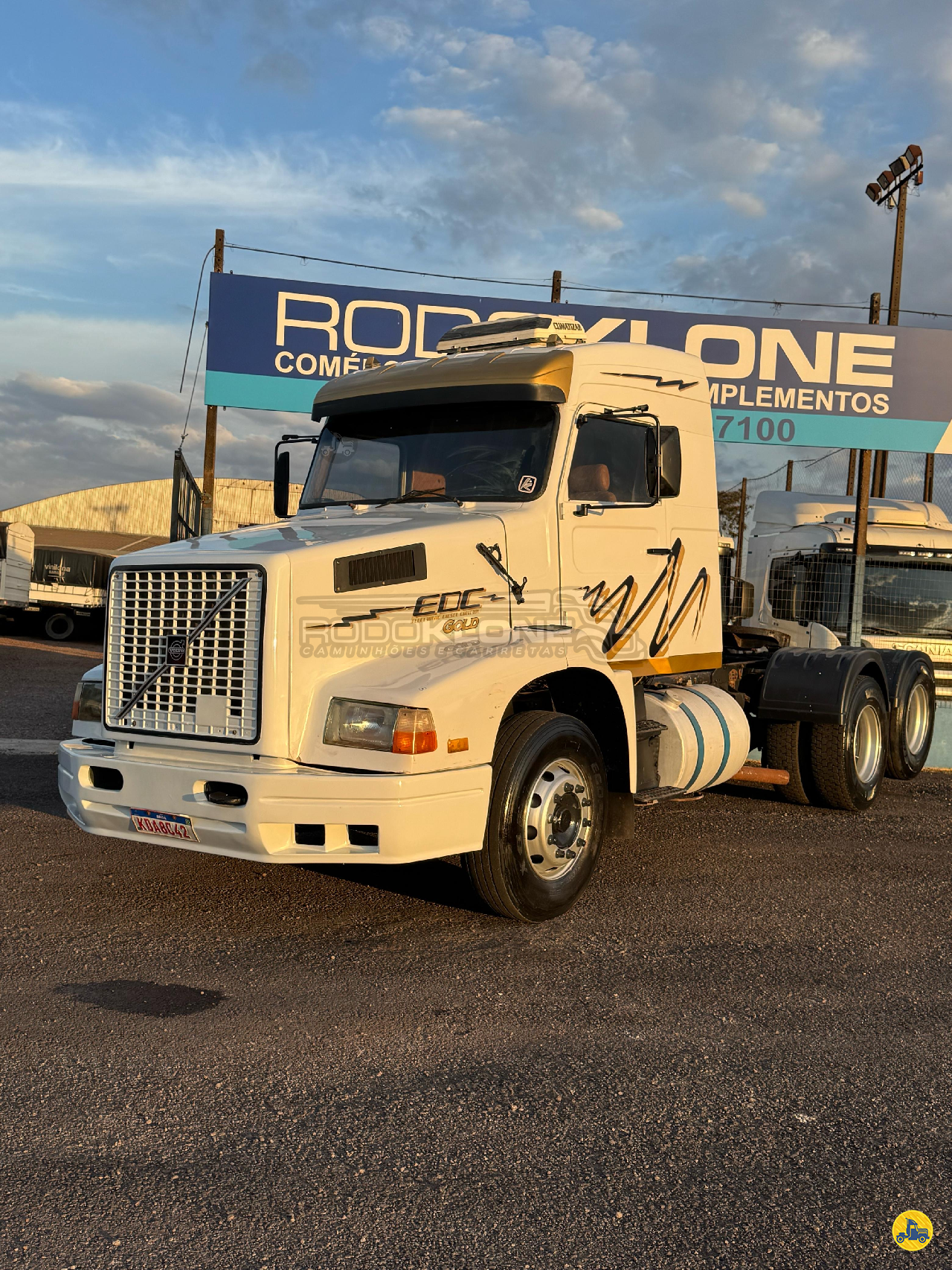 CAMINHAO VOLVO VOLVO NL12 360 Cavalo Mecânico Cavalo 4x2 Rodoklone Caminhões e Carretas  CASCAVEL PARANÁ PR