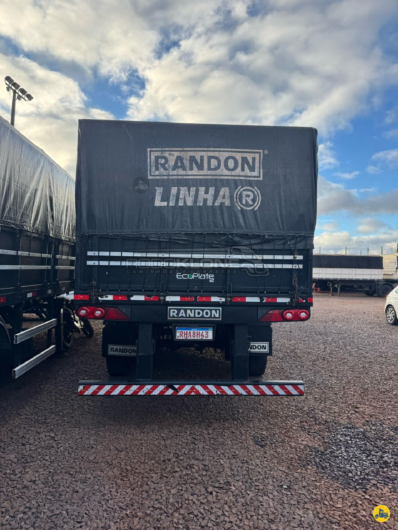CARRETA SEMI-REBOQUE GRANELEIRO Rodoklone Caminhões e Carretas  CASCAVEL PARANÁ PR