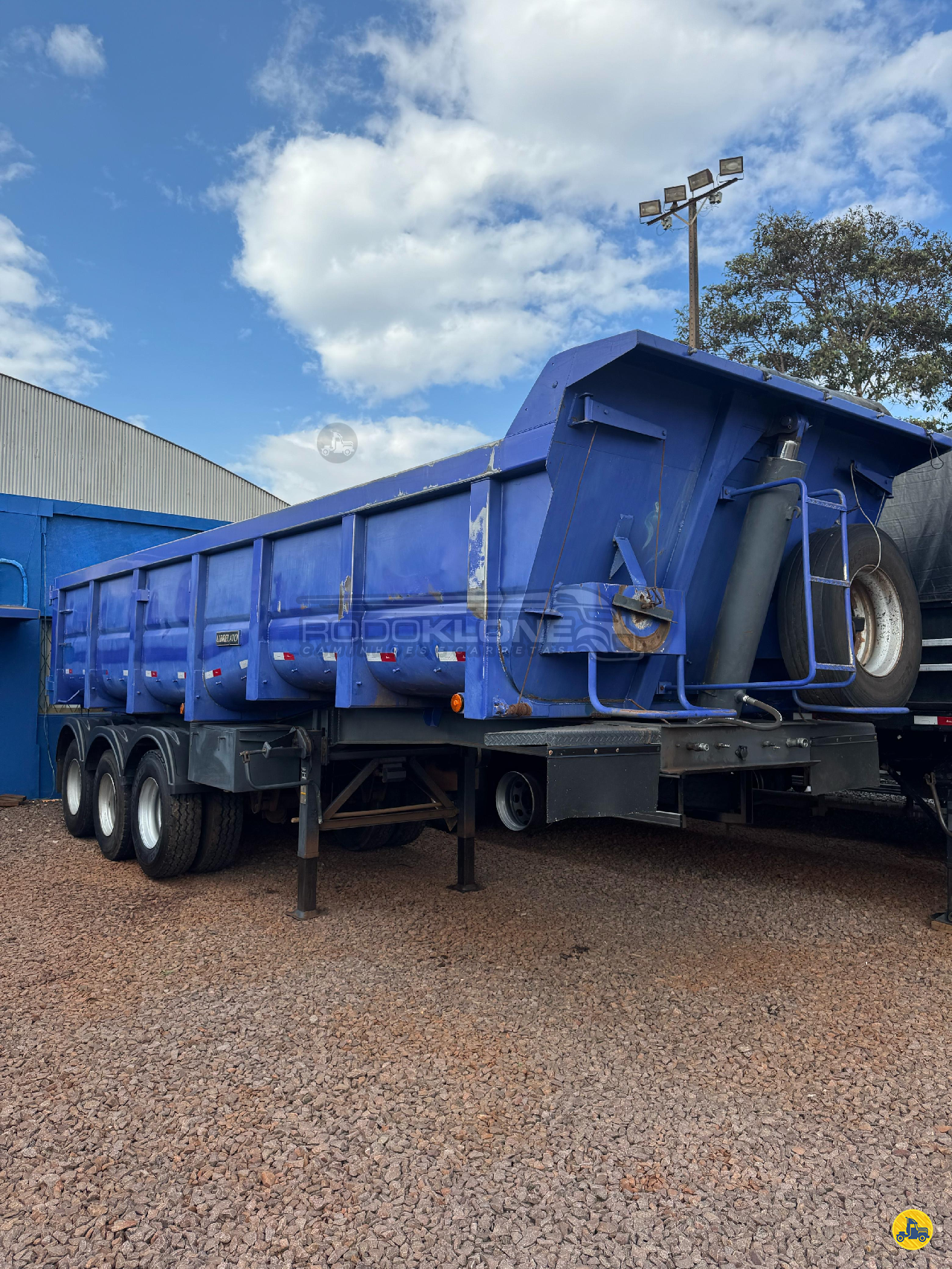 CARRETA SEMI-REBOQUE BASCULANTE Rodoklone Caminhões e Carretas  CASCAVEL PARANÁ PR