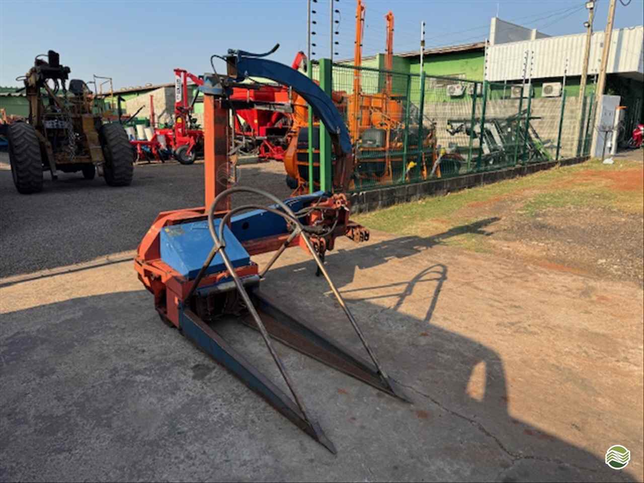 IMPLEMENTOS AGRICOLAS COLHEDORAS COLHEDORA DE FORRAGEM Cotramaq Tratores GOIOERE PARANÁ PR