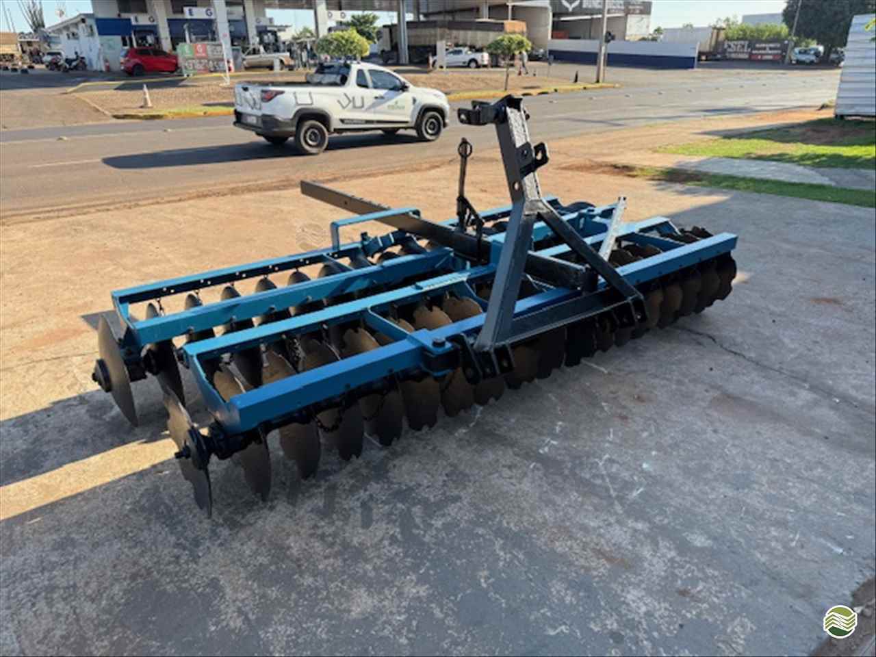 IMPLEMENTOS AGRICOLAS GRADE NIVELADORA NIVELADORA 36 DISCOS Cotramaq Tratores GOIOERE PARANÁ PR