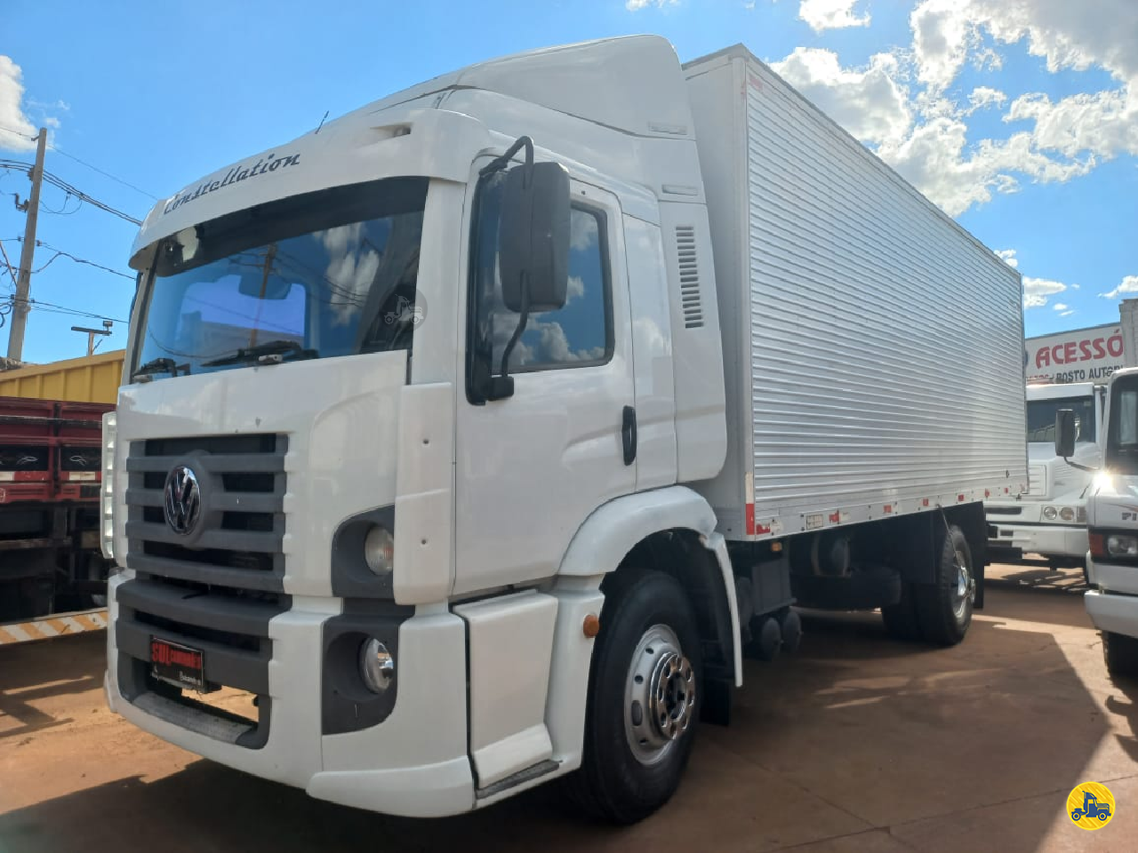 CAMINHAO VOLKSWAGEN VW 13180 Baú Furgão Toco 4x2 Sul Caminhões MARINGA PARANÁ PR