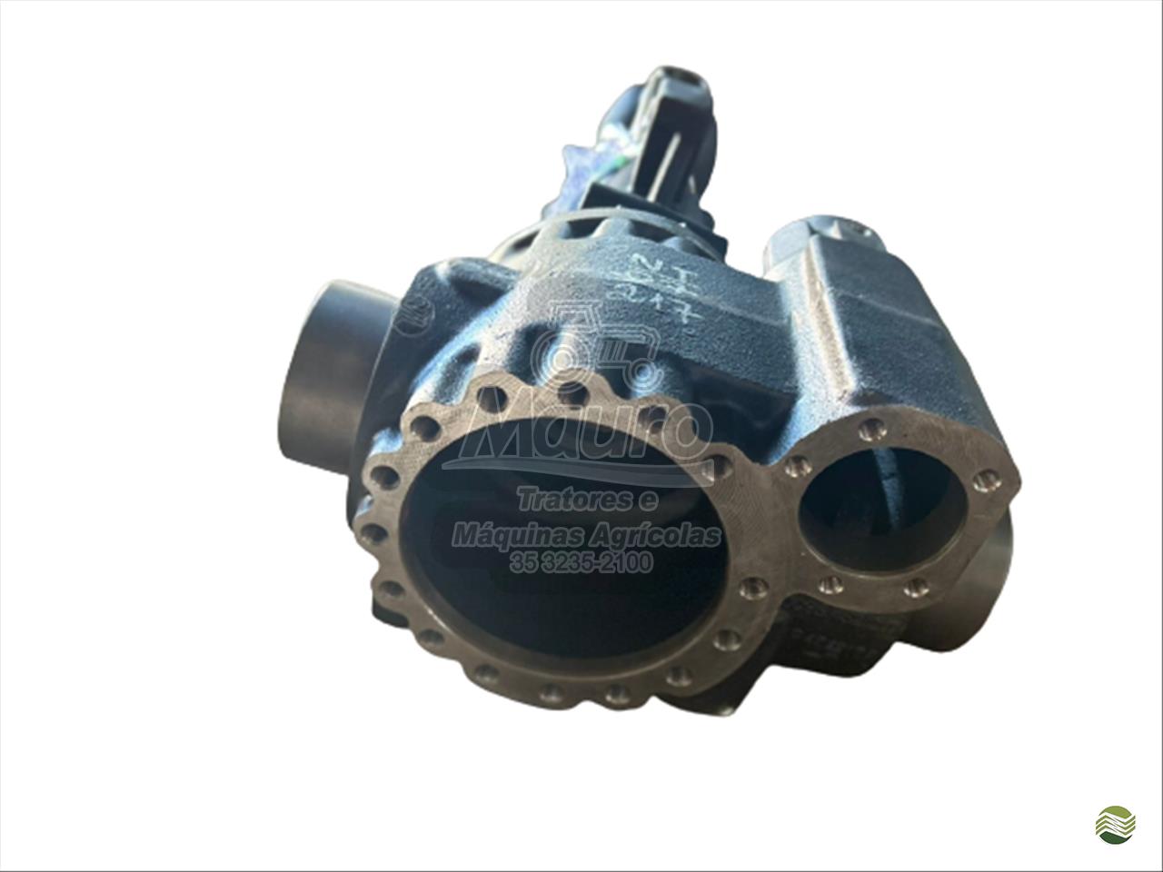 6239063/0095352216 - carcaca eixo ponte direita completa massey