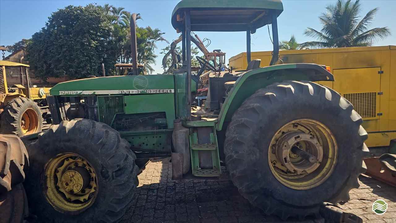 TRATOR JOHN DEERE JOHN DEERE 7500 Tração 4x2 Só Agrícola Máquinas e Peças BARRETOS SÃO PAULO SP