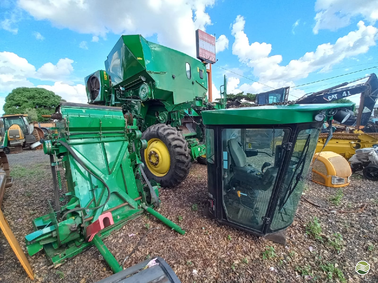 COLHEITADEIRA JOHN DEERE JOHN DEERE S440 Só Agrícola Máquinas e Peças BARRETOS SÃO PAULO SP