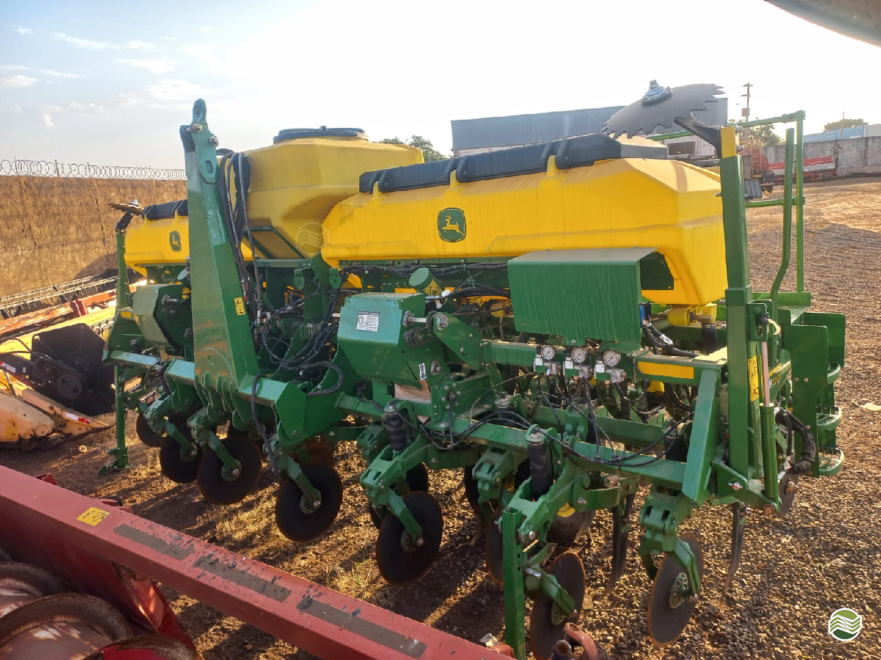 PLANTADEIRA JOHN DEERE PLANTADEIRAS 2113 Só Agrícola Máquinas e Peças BARRETOS SÃO PAULO SP