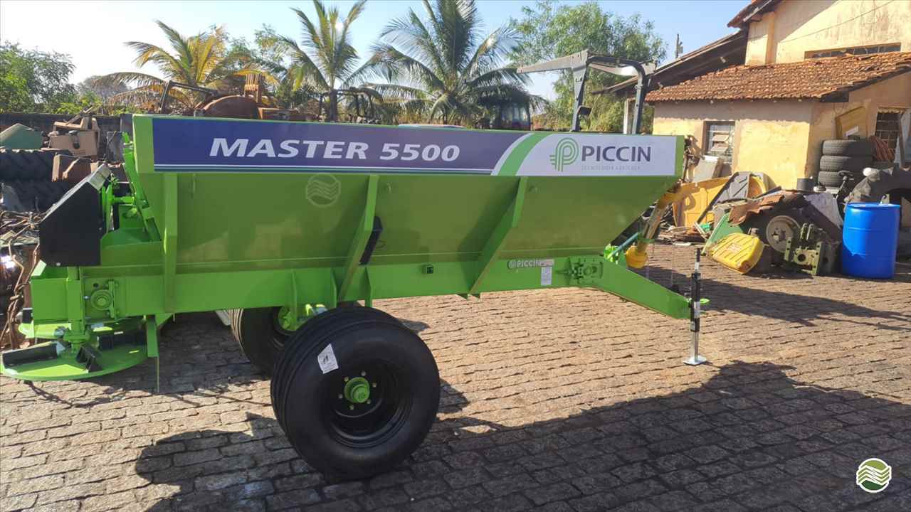 IMPLEMENTOS AGRICOLAS VAGAO FORRAGEIRO VAGÃO FORRAGEIRO Só Agrícola Máquinas e Peças BARRETOS SÃO PAULO SP