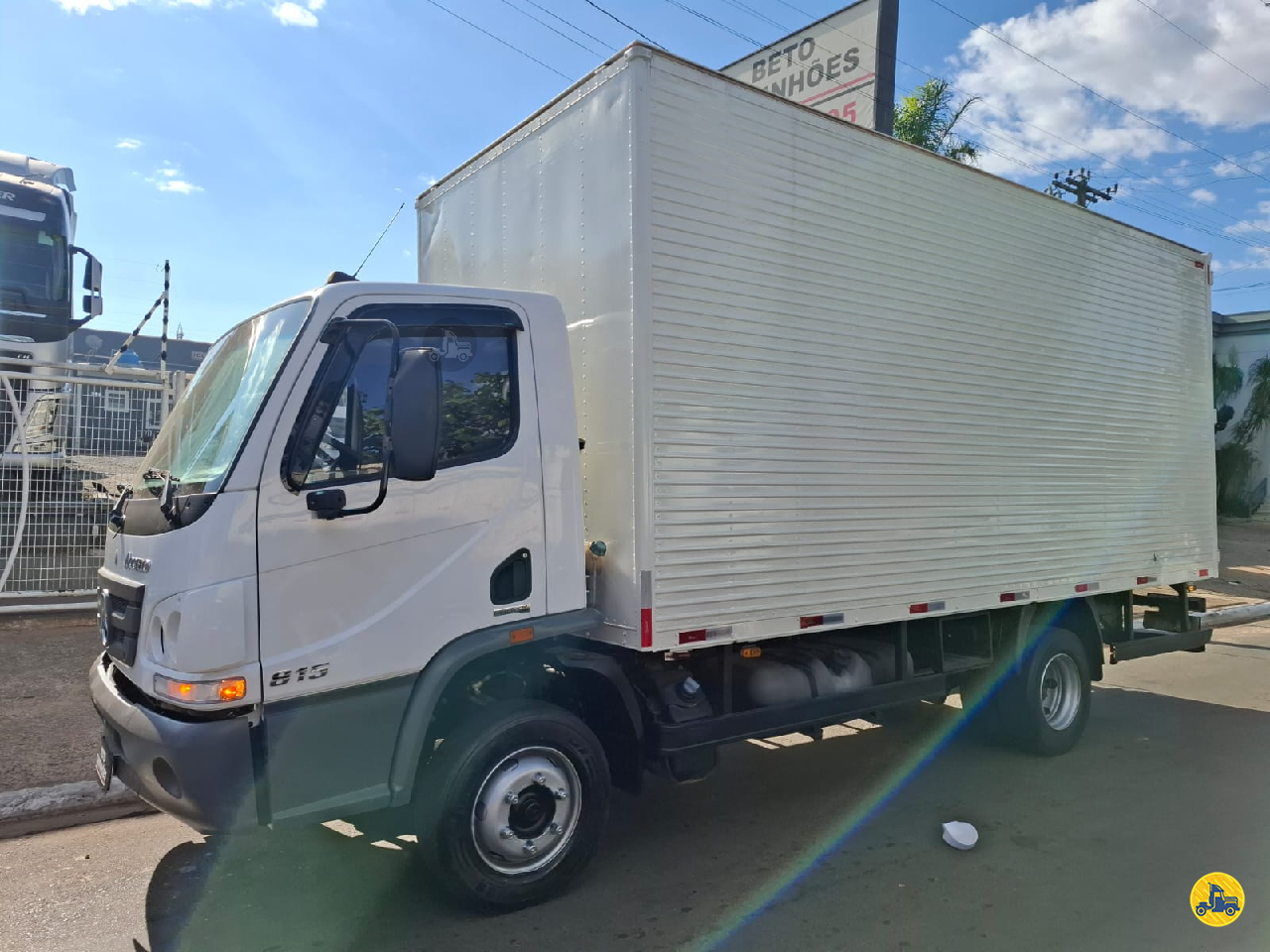 CAMINHAO MERCEDES-BENZ MB 815 Baú Furgão 3/4 4x2 Beto Caminhões Piracicaba AMERICANA SÃO PAULO SP