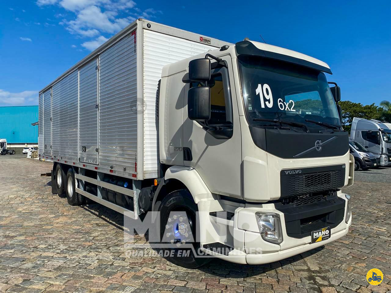 CAMINHAO VOLVO VOLVO VM 270 Baú Furgão Truck 6x2 Mano Caminhões JOINVILLE SANTA CATARINA SC