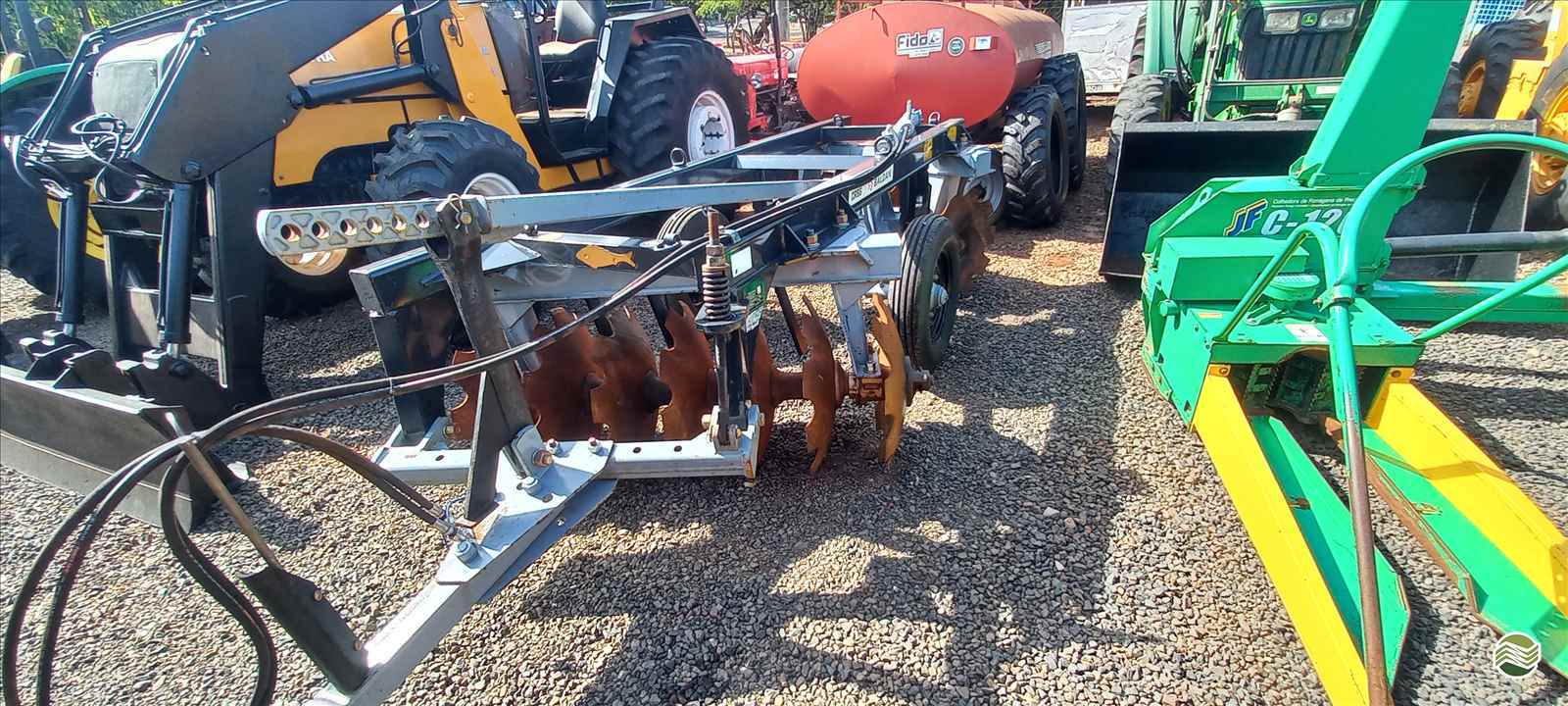IMPLEMENTOS AGRICOLAS GRADE INTERMEDIÁRIA INTERMEDIÁRIA 14 DISCOS Rei dos Tratores São José do Rio Preto SÃO PAULO SP
