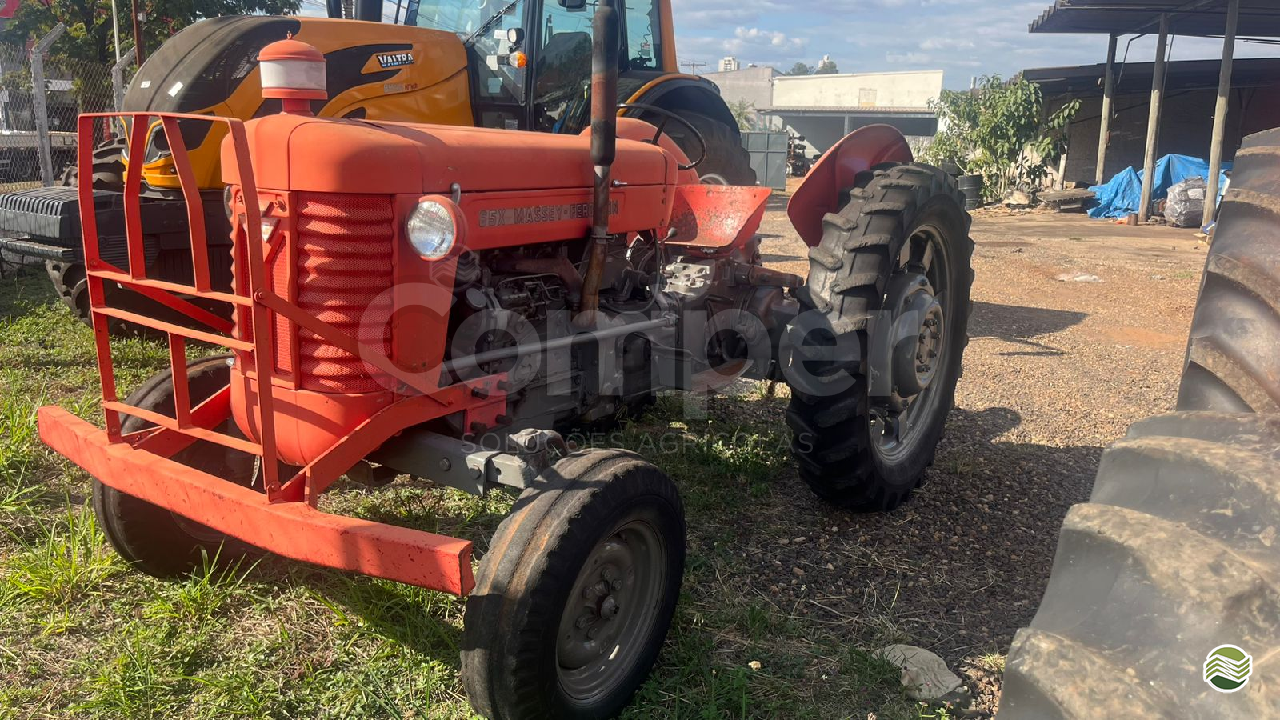 TRATOR MASSEY FERGUSON MF 65 Tração 4x2 Comper Tratores - Mahindra ARARAQUARA SÃO PAULO SP