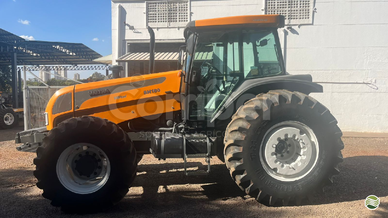 TRATOR VALTRA VALTRA BH 180 Tração 4x4 Comper Tratores - Mahindra ARARAQUARA SÃO PAULO SP