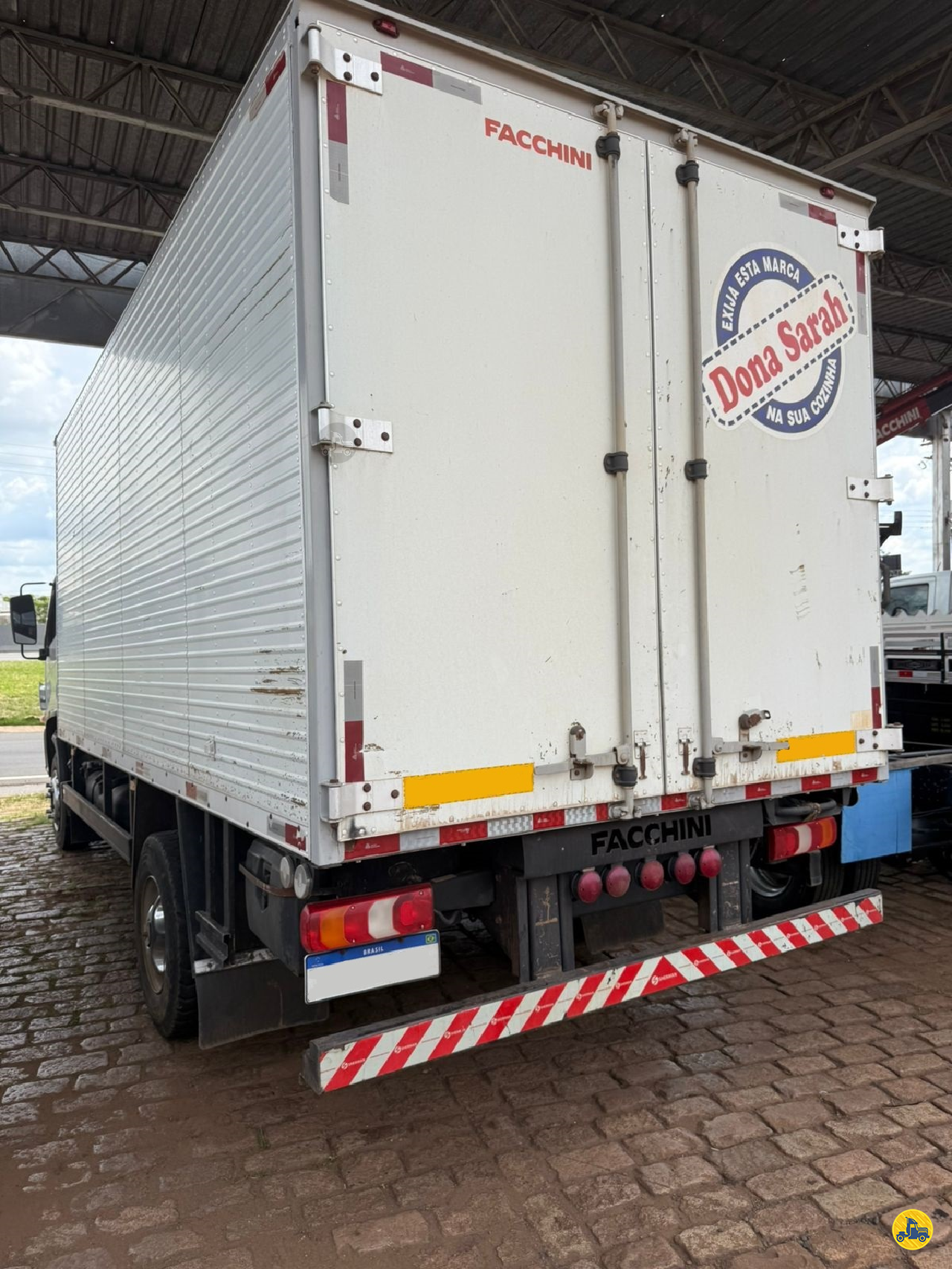 CARROCERIA SOBRE CHASSI  CAMINHAO 3/4 CARGA SECA Rondon Caminhões Bauru BAURU SÃO PAULO SP