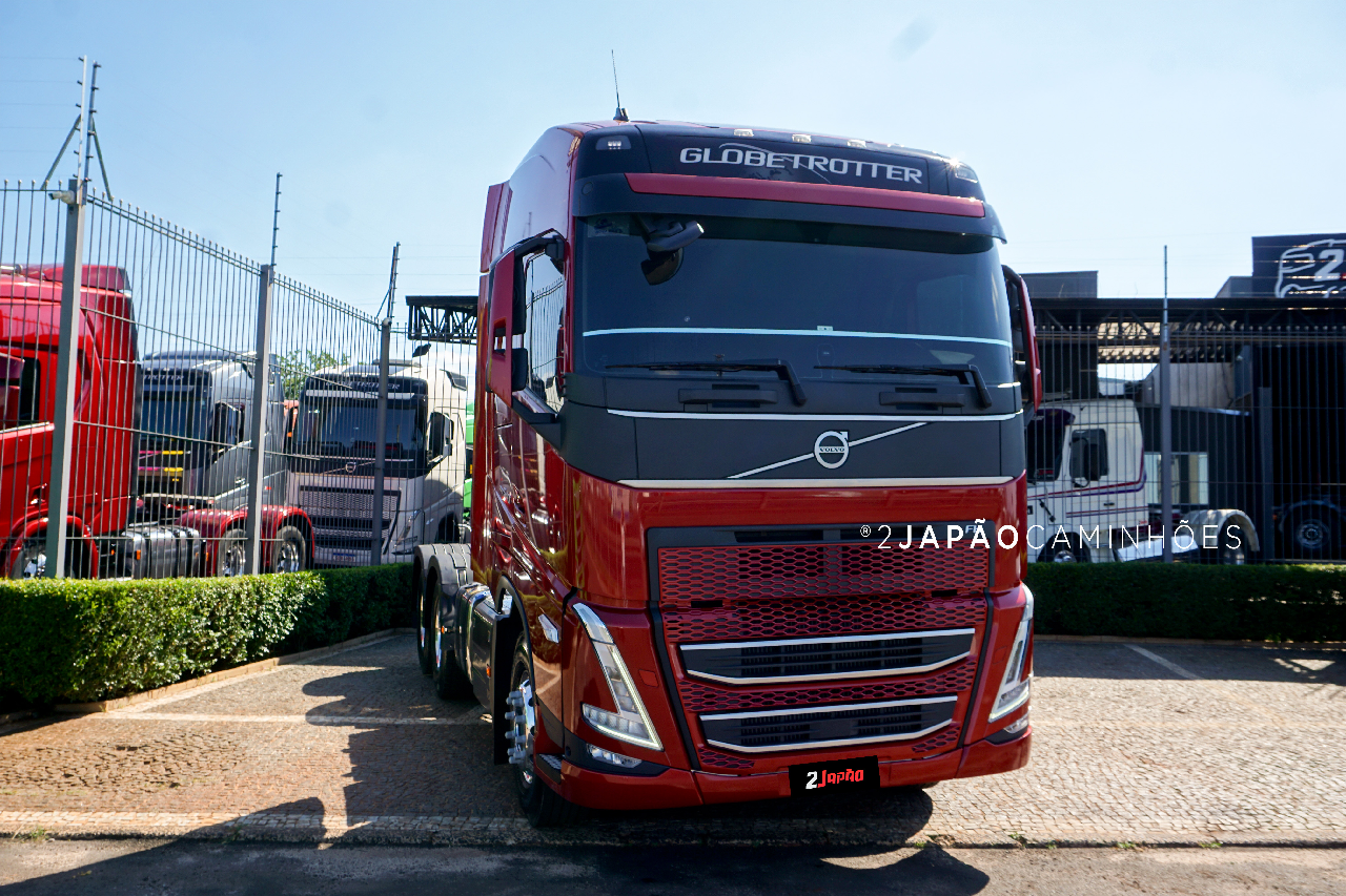 VOLVO FH 540 de 2 Japão Caminhões e Carretas
