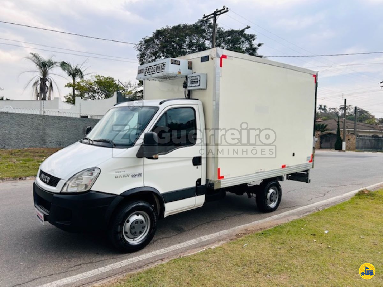 CAMINHAO IVECO DAILY 35s14 Baú Térmico 3/4 4x2 Zé Guerreiro Caminhões ITATIBA SÃO PAULO SP