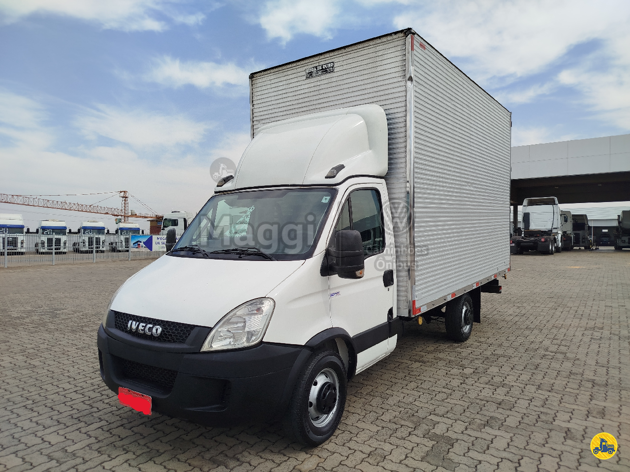 CAMINHAO IVECO DAILY 35s14 Baú Furgão 3/4 4x2 Maggi MAN Caminhões - VW LIMEIRA SÃO PAULO SP