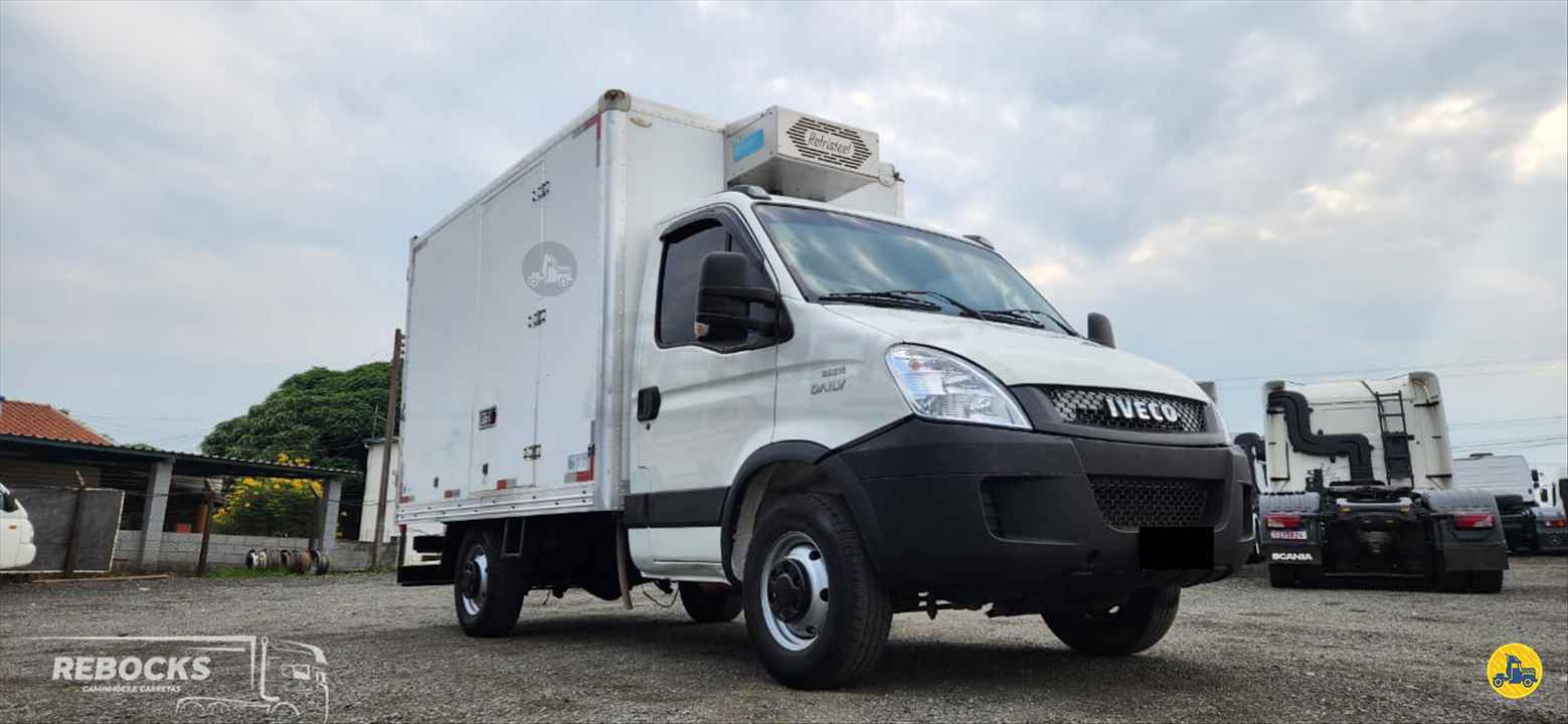 CAMINHAO IVECO DAILY 35s14 Baú Furgão Toco 4x2 Rebocks LIMEIRA SÃO PAULO SP