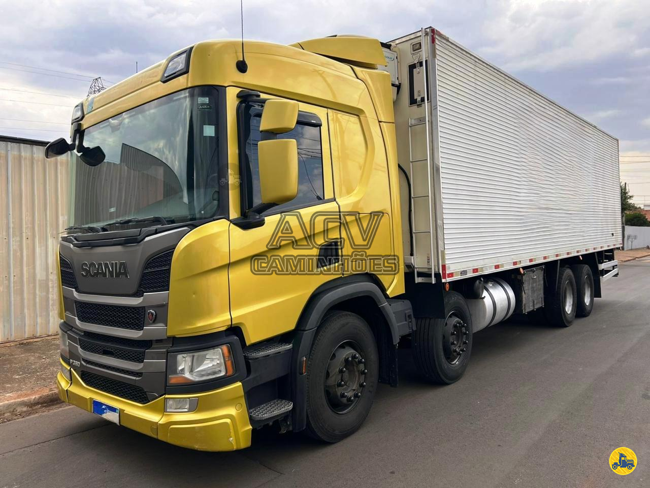 SCANIA P360 de ACV Caminhões