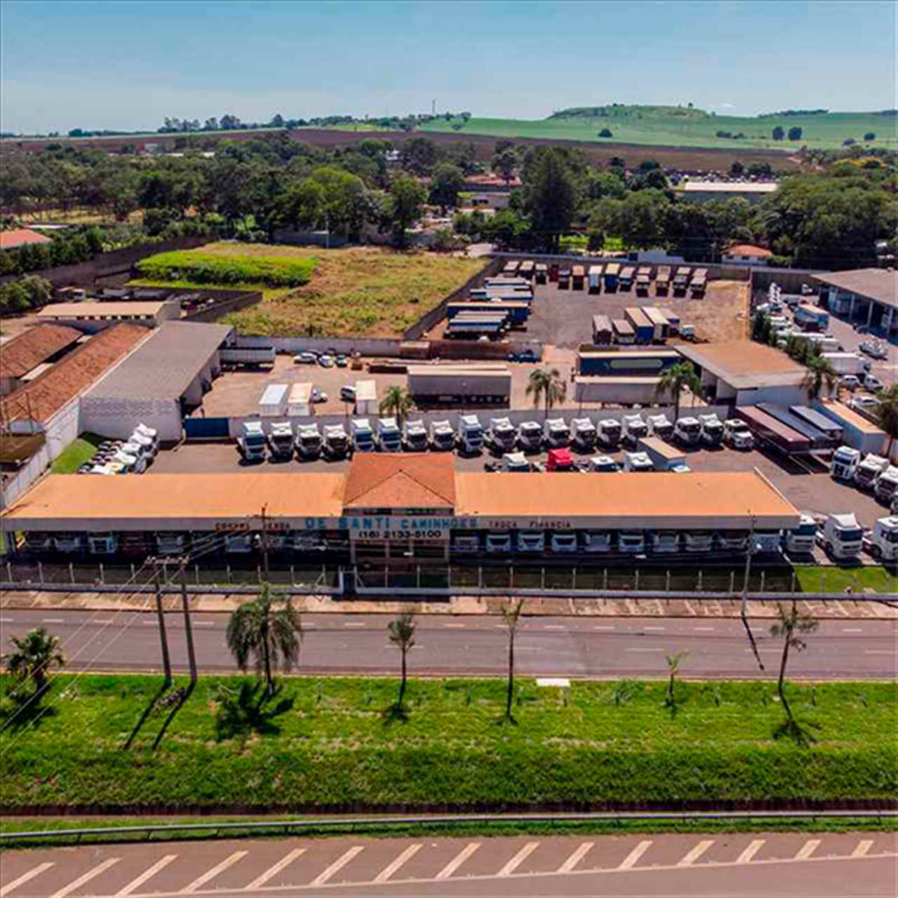 Foto da Loja da De Santi Caminhões
