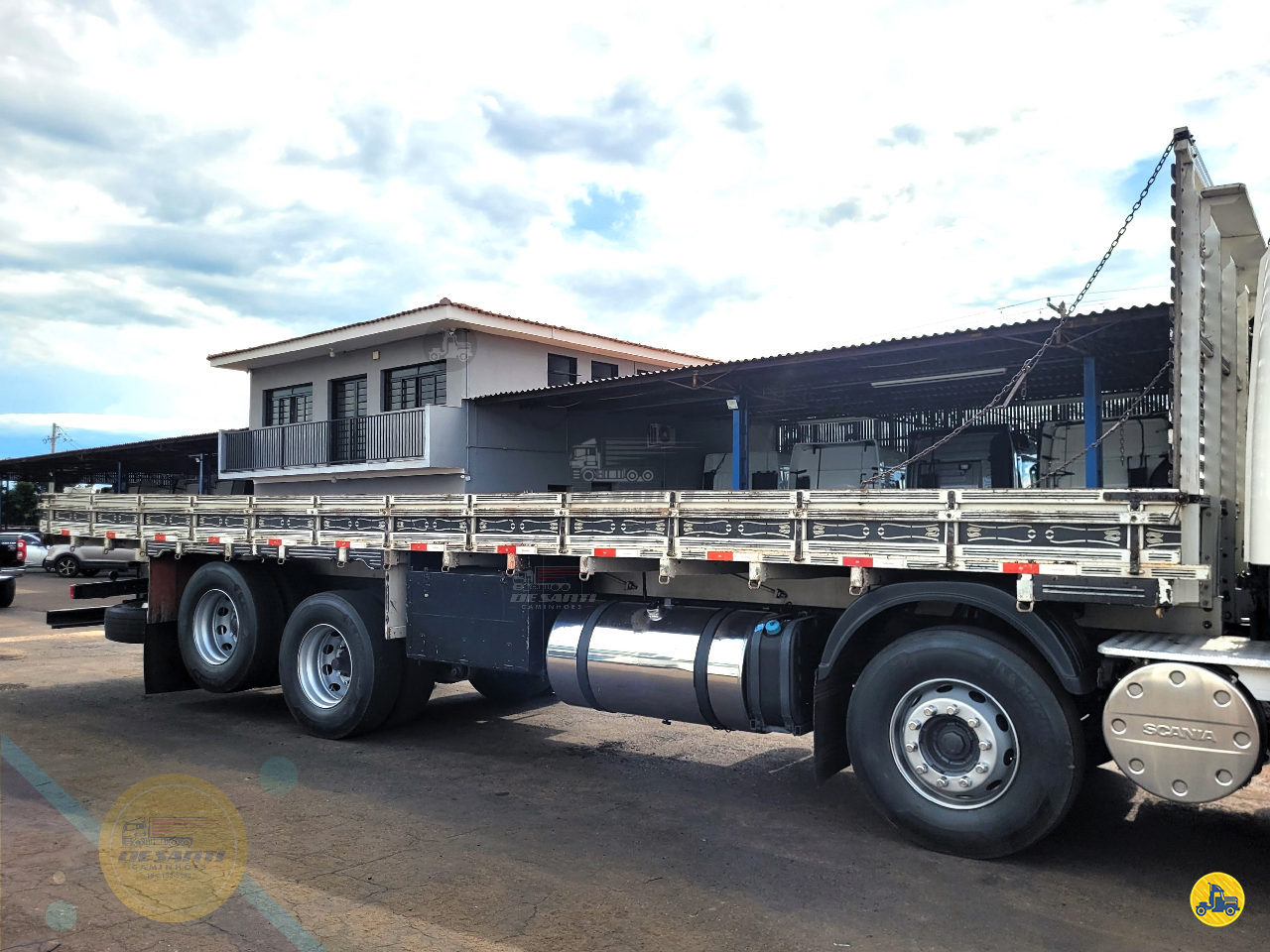 CARROCERIA SOBRE CHASSI  BITRUCK CARGA SECA De Santi Caminhões RIBEIRAO PRETO SÃO PAULO SP