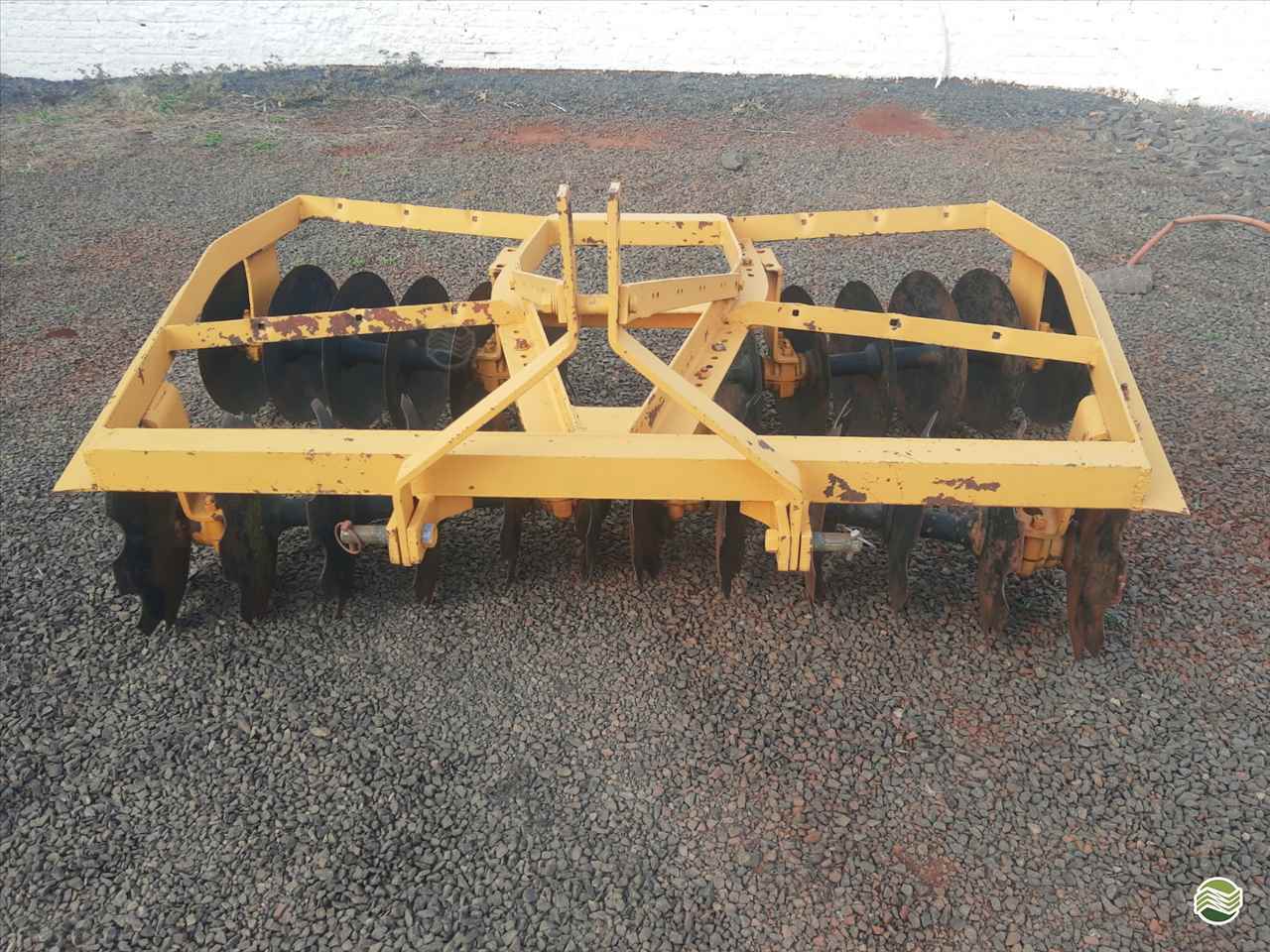 IMPLEMENTOS AGRICOLAS GRADE NIVELADORA NIVELADORA 24 DISCOS GR Máquinas Agrícolas ARAPONGAS PARANÁ PR