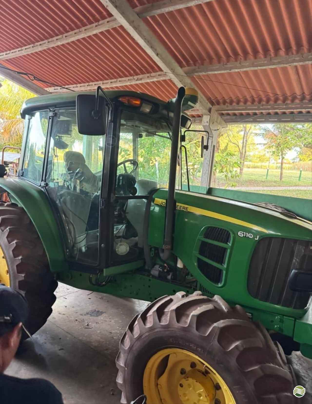 JOHN DEERE 6110D de Zanella Tratores