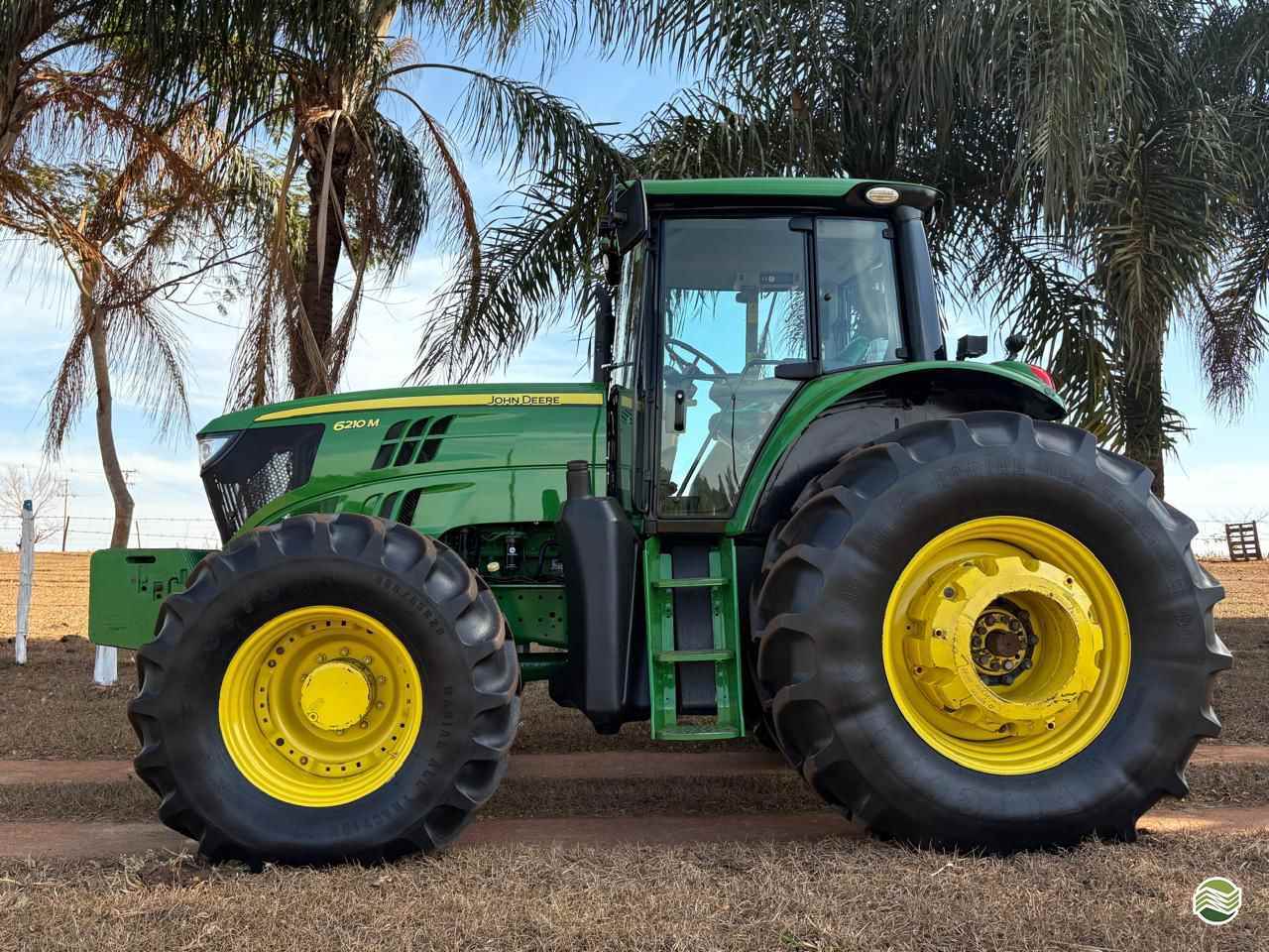 JOHN DEERE 6210M de Zanella Tratores