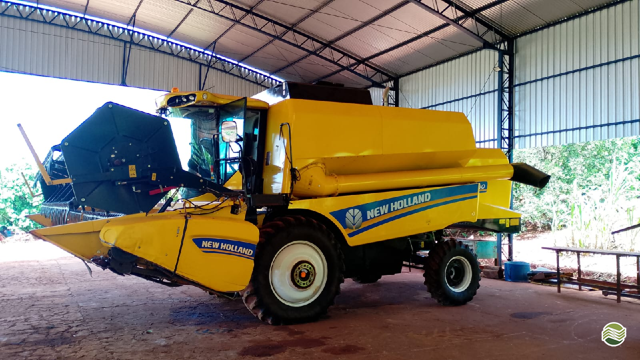 COLHEITADEIRA NEW HOLLAND TC 5.90 Zanella Tratores CAMPO MOURAO PARANÁ PR