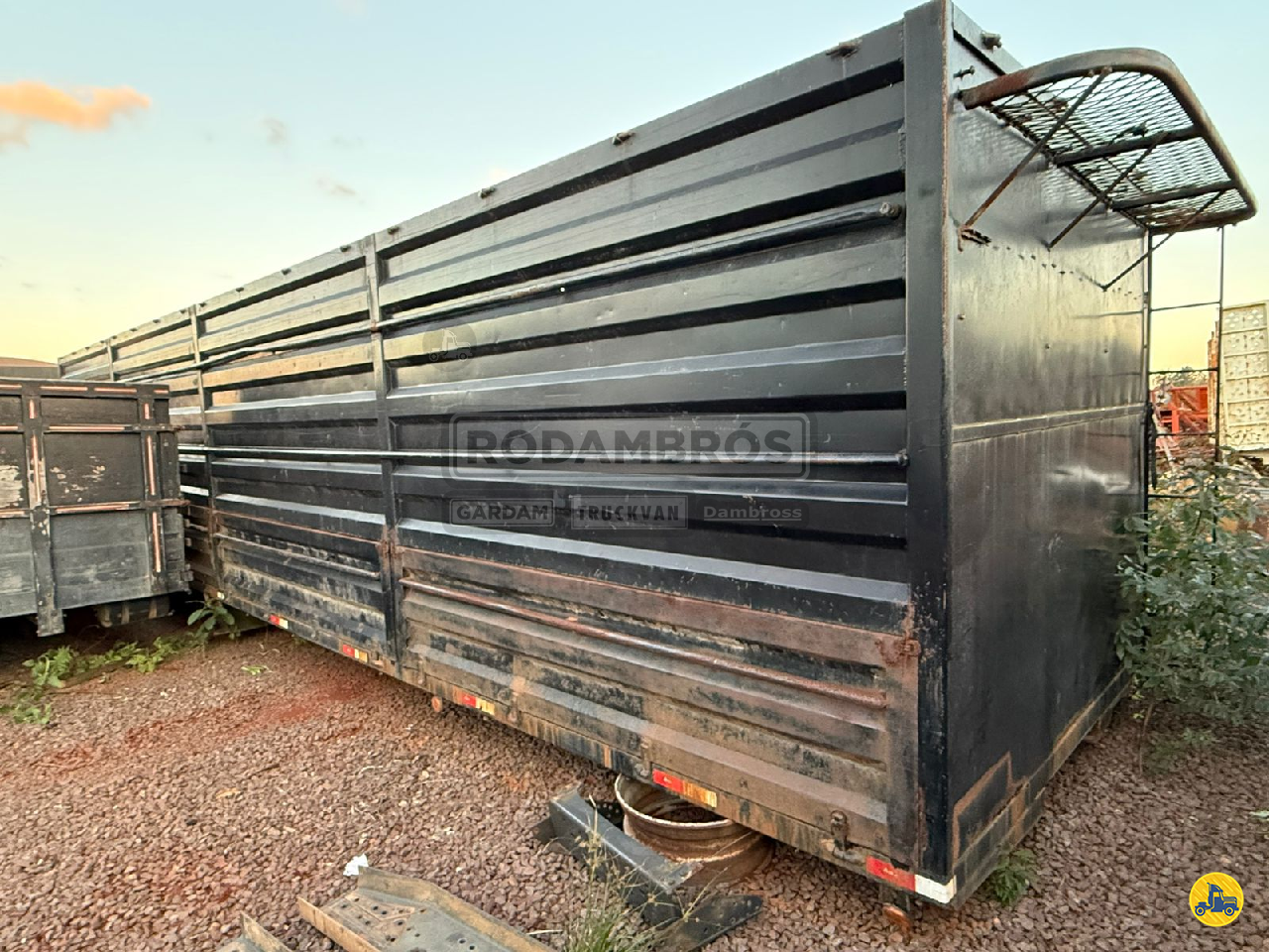 CARROCERIA SOBRE CHASSI  TRUCK CAVAQUEIRA Rodambrós - Truckvan ESTRELA RIO GRANDE DO SUL RS