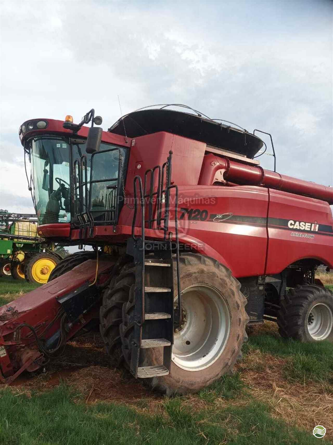 COLHEITADEIRA CASE CASE 7120 Primavera Máquinas - John Deere QUERENCIA MATO GROSSO MT