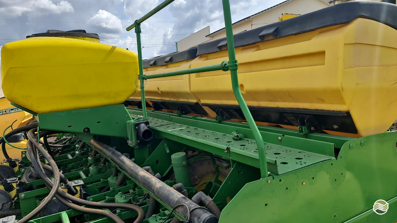 PLANTADEIRA JOHN DEERE PLANTADEIRAS 2130 Primavera Máquinas - John Deere QUERENCIA MATO GROSSO MT