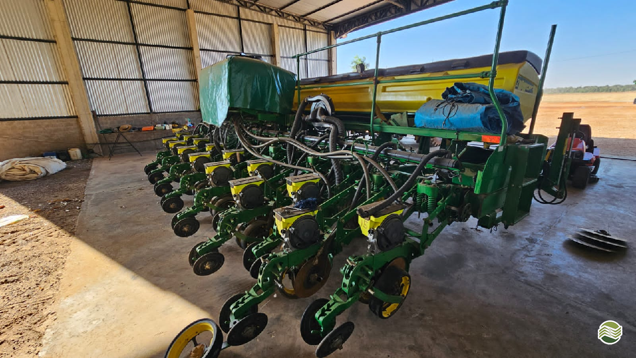 PLANTADEIRA JOHN DEERE PLANTADEIRAS 2117 Primavera Máquinas - John Deere QUERENCIA MATO GROSSO MT