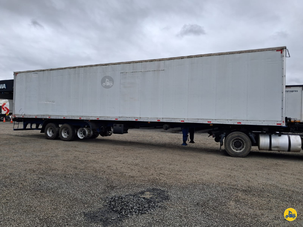 CARRETA SEMI-REBOQUE BAU FURGÃO Transgires CANOINHAS SANTA CATARINA SC