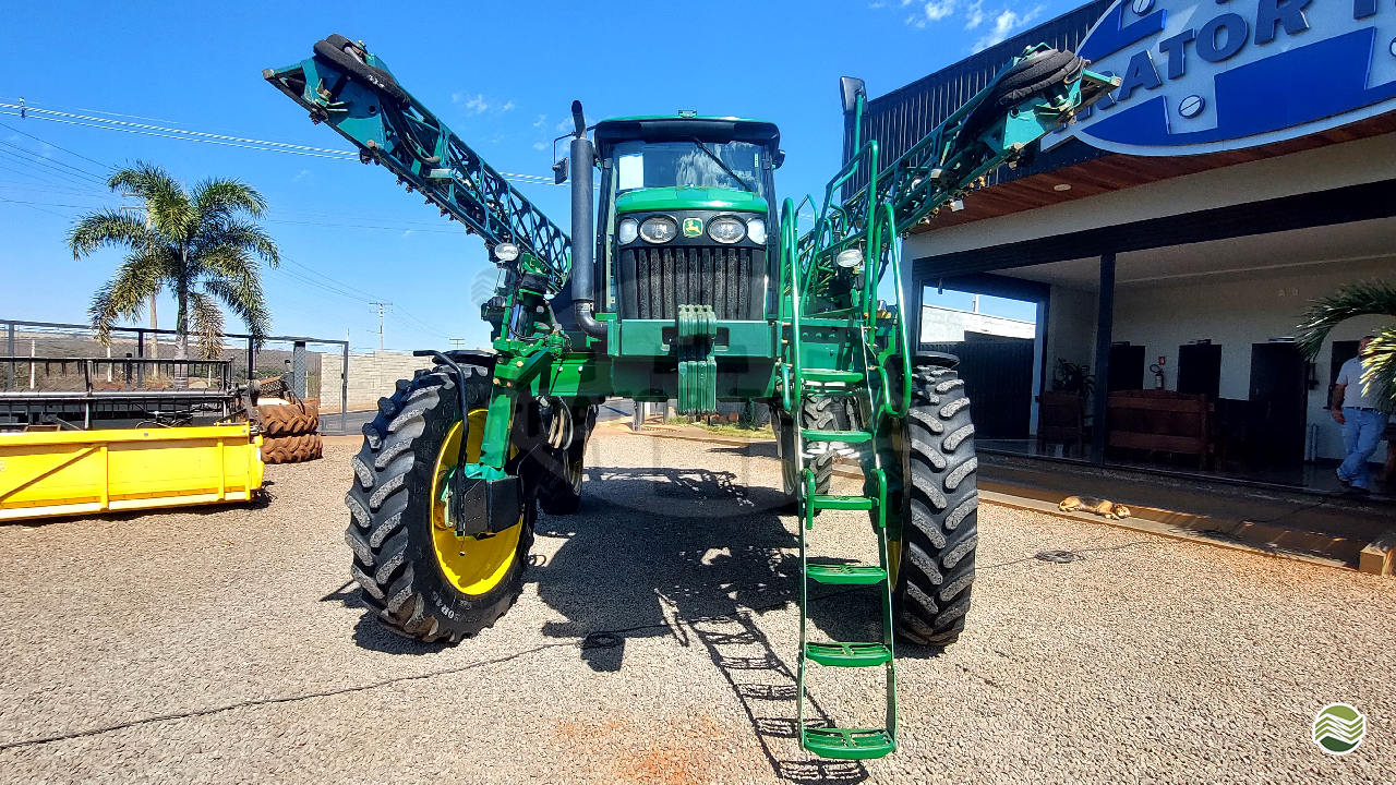 PULVERIZADOR JOHN DEERE JOHN DEERE M4030 Tração 4x4 Trator Terra - Jatai JATAI GOIAS GO