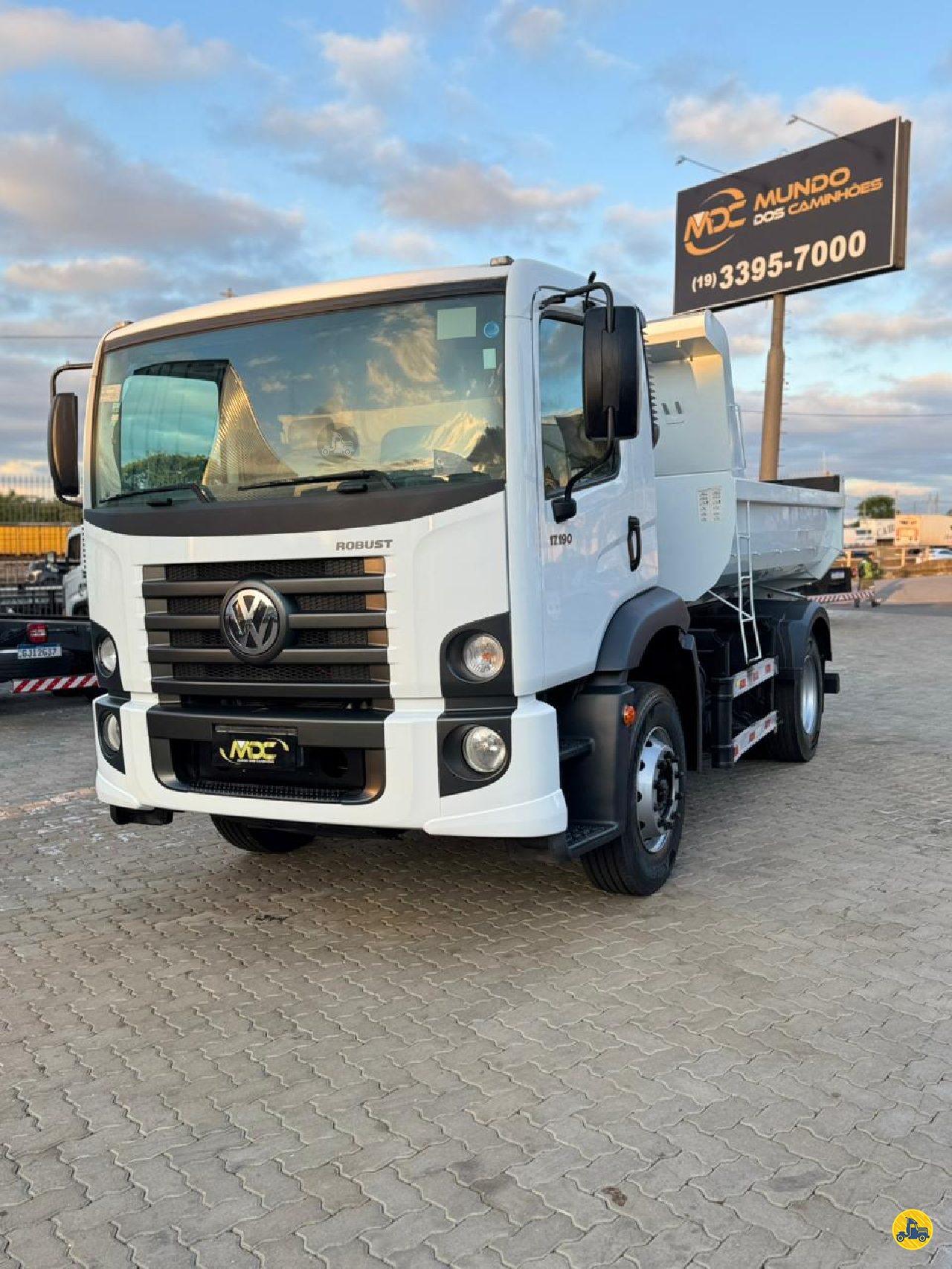 CAMINHAO VOLKSWAGEN VW 17190 Caçamba Basculante Toco 4x2 Mundo dos Caminhões SUMARE SÃO PAULO SP