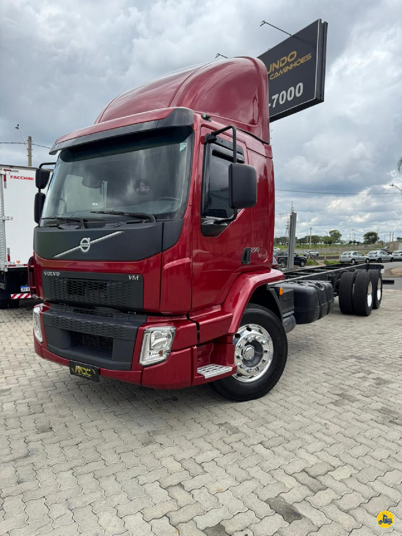 CAMINHAO VOLVO VOLVO VM 270 Chassis Truck 6x2 Mundo dos Caminhões SUMARE SÃO PAULO SP
