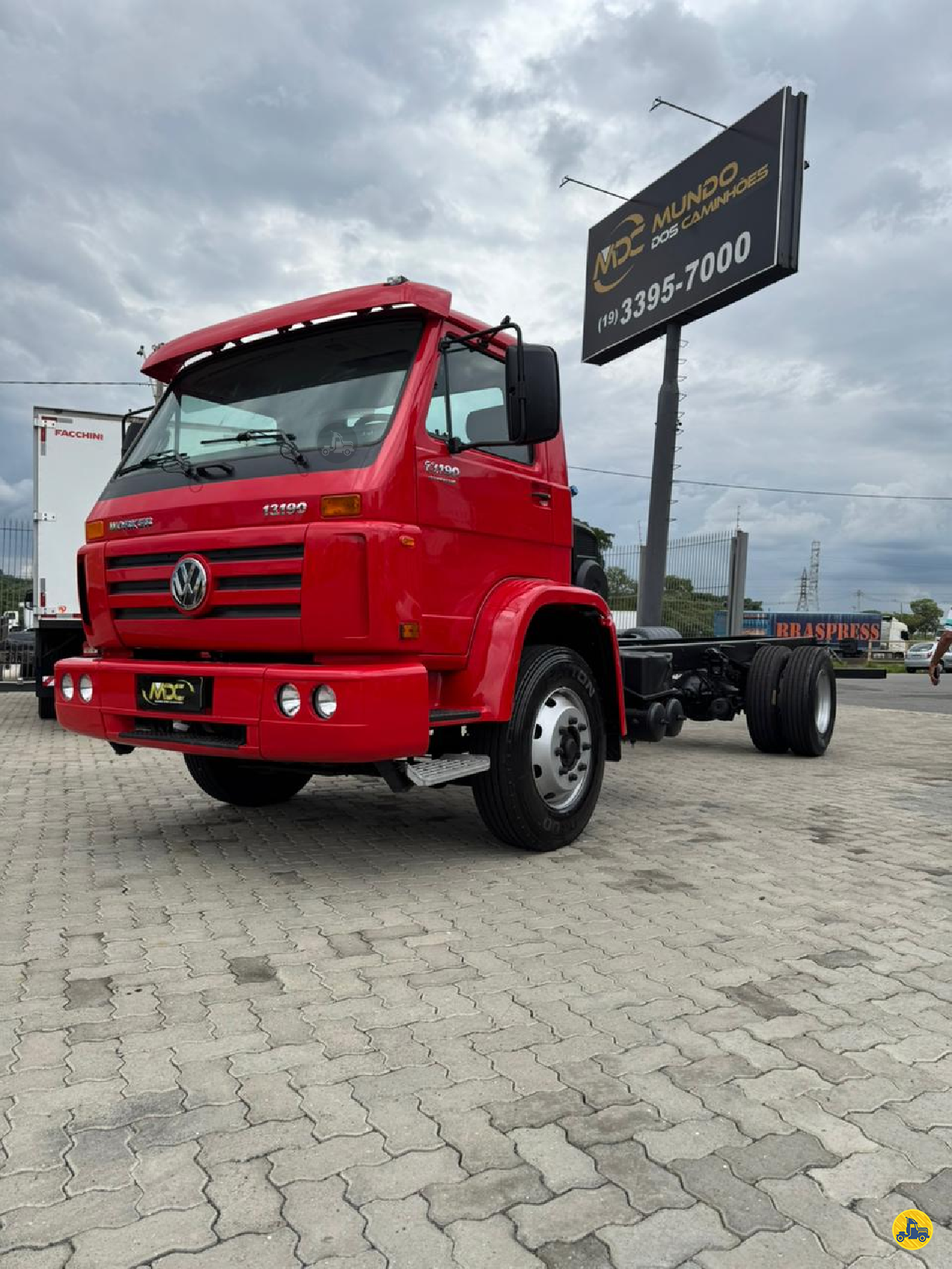 CAMINHAO VOLKSWAGEN VW 13190 Chassis Toco 4x2 Mundo dos Caminhões SUMARE SÃO PAULO SP