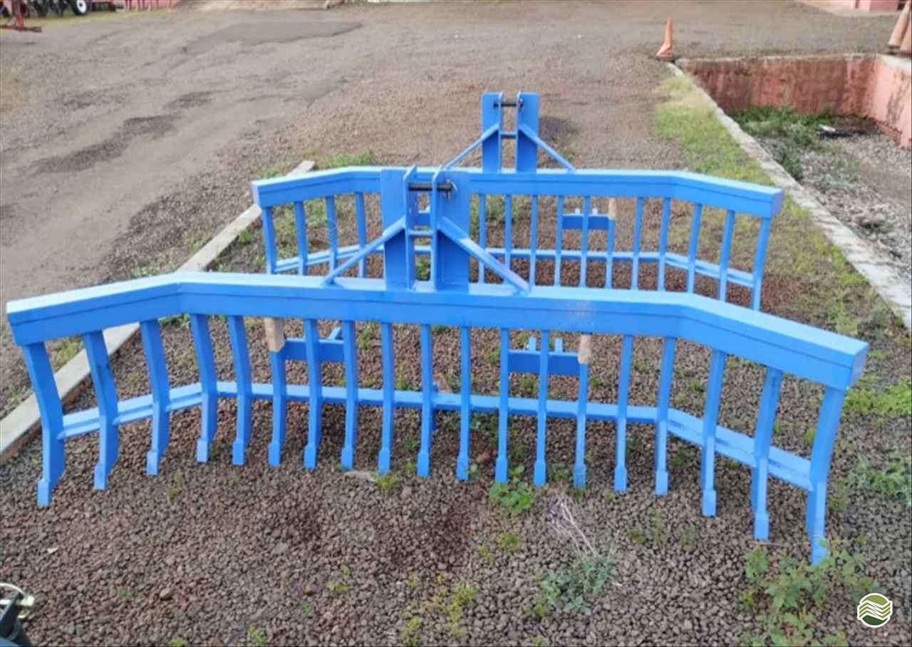 IMPLEMENTOS AGRICOLAS ENLEIRADOR ENLEIRADOR DE PEDRAS Oestemaq Tratores - Agrale MEDIANEIRA PARANÁ PR