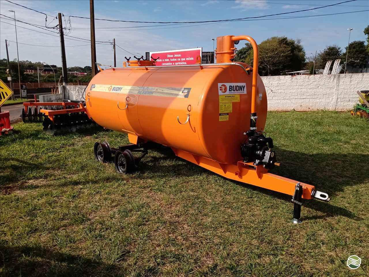 IMPLEMENTOS AGRICOLAS DISTRIBUIDOR ADUBO ORGÂNICO LÍQUIDO Oestemaq Tratores - Agrale MEDIANEIRA PARANÁ PR