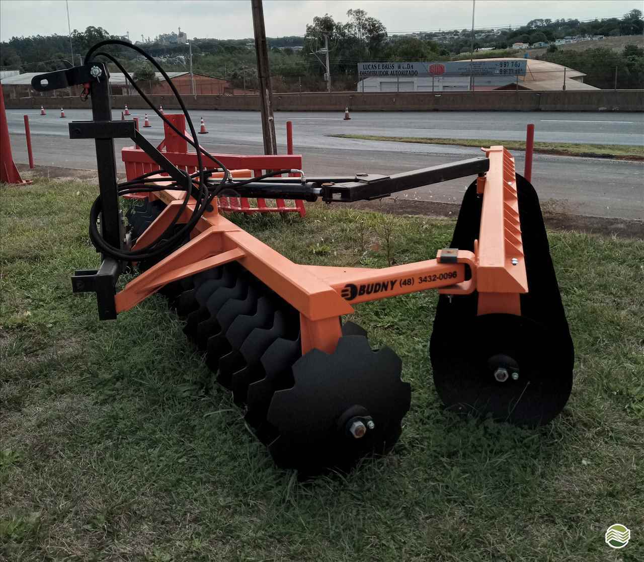 IMPLEMENTOS AGRICOLAS GRADE NIVELADORA NIVELADORA 36 DISCOS Oestemaq Tratores - Agrale MEDIANEIRA PARANÁ PR